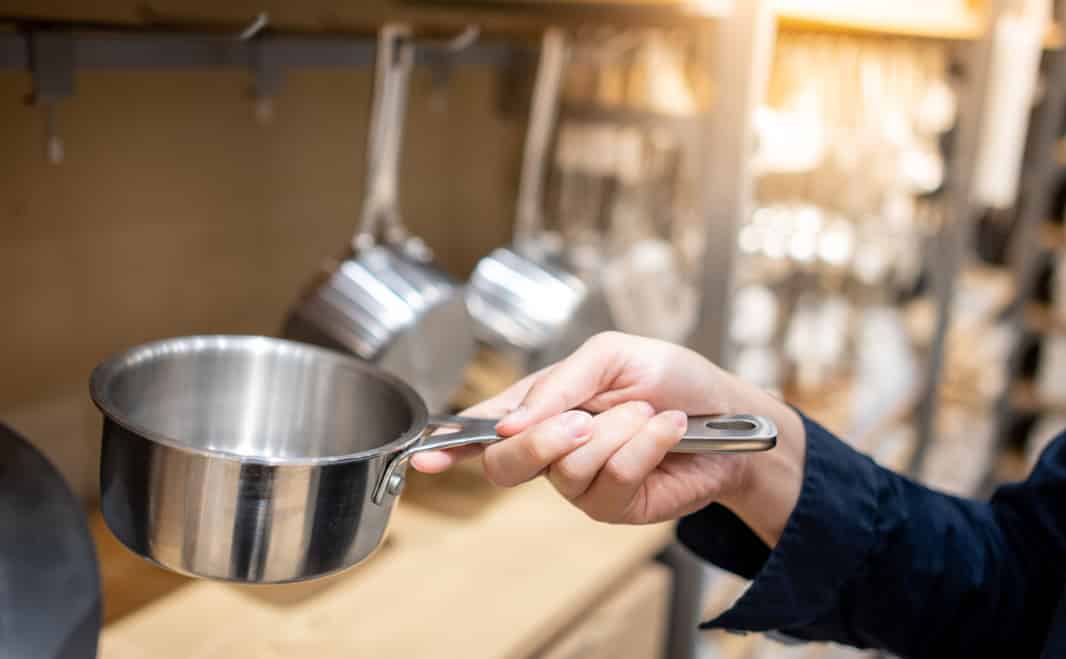 Ensemble de poêles en fonte brute pour de la cuisson douce